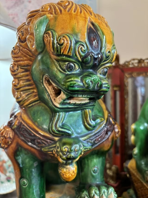 古玩陶瓷三彩獅子擺件真品鑒賞圖