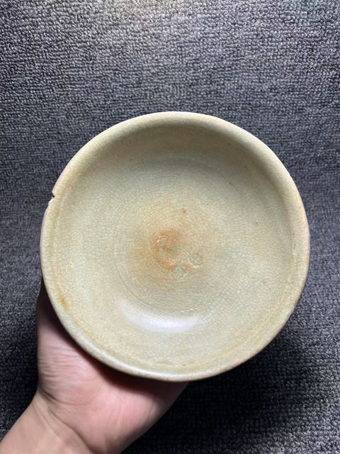 古玩陶瓷(收藏品)青釉刻花碗拍賣,當(dāng)前價(jià)格688元
