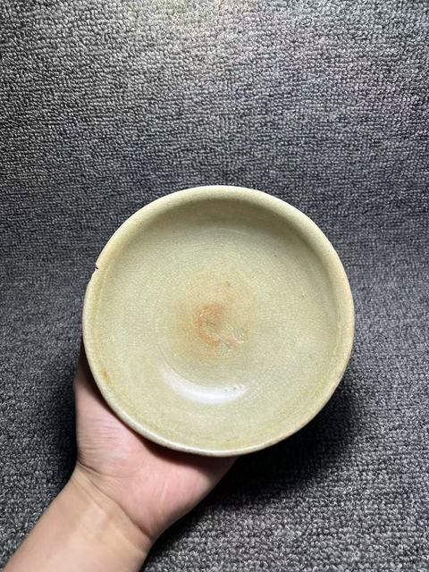 古玩陶瓷(收藏品)青釉刻花碗拍賣,當(dāng)前價(jià)格688元