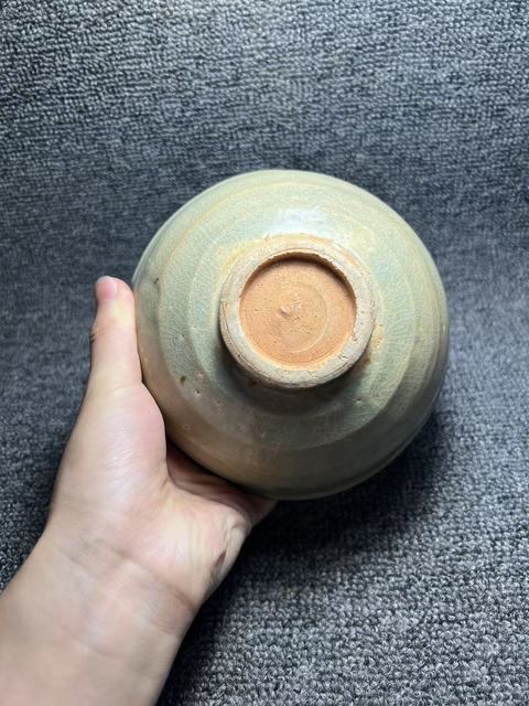 古玩陶瓷(收藏品)青釉刻花碗拍賣,當(dāng)前價(jià)格688元