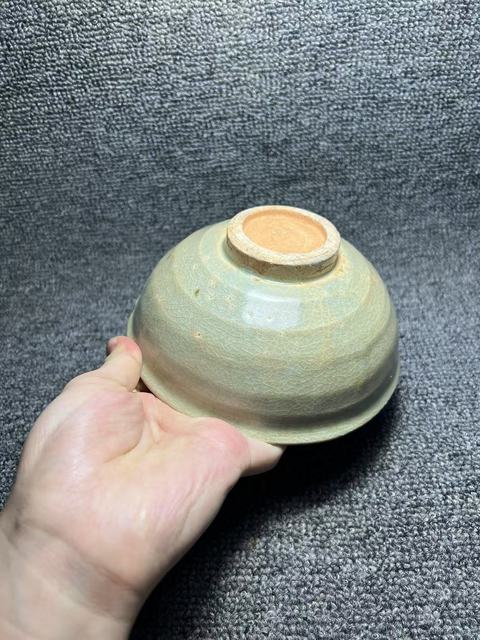 古玩陶瓷(收藏品)青釉刻花碗拍賣,當(dāng)前價(jià)格688元