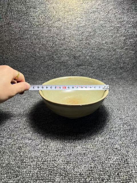古玩陶瓷(收藏品)青釉刻花碗拍賣,當(dāng)前價(jià)格688元