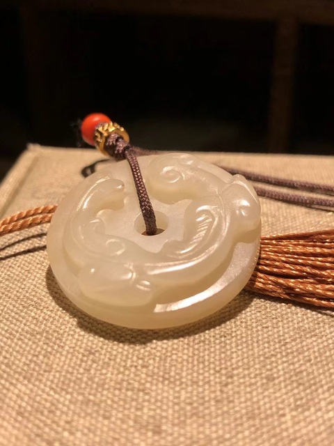 古玩玉器和田玉雕“螭龍紋璧”真品鑒賞圖