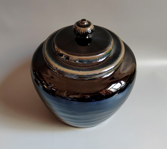 古玩陶瓷明晚窯變黑釉蓋罐拍賣,當(dāng)前價(jià)格500元