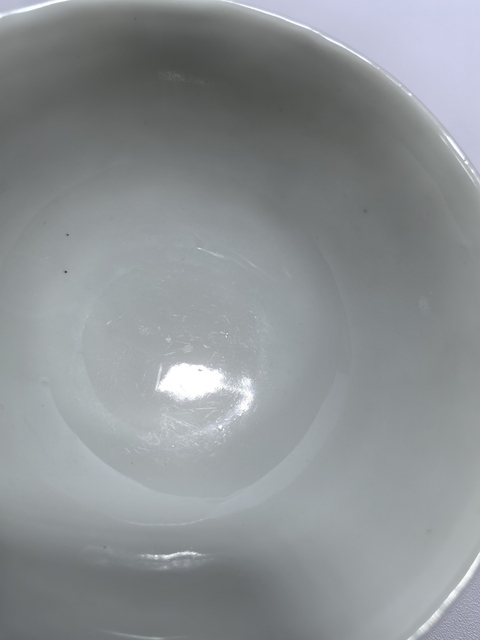 古玩陶瓷黃釉地軋道粉彩碗真品鑒賞圖