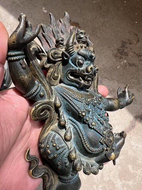 古玩銅器造像真品鑒賞圖