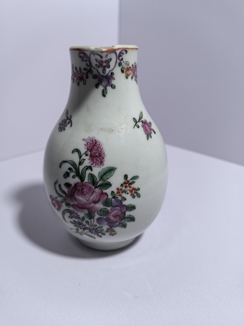 古玩陶瓷花卉紋廣彩奶壺真品鑒賞圖