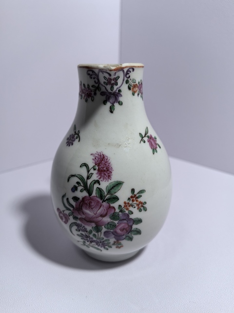 古玩陶瓷花卉紋廣彩奶壺真品鑒賞圖