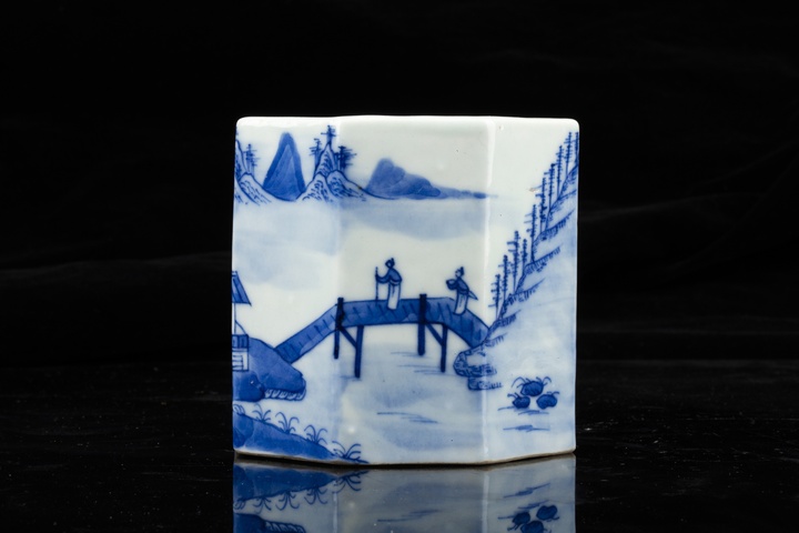 古玩陶瓷清道光·青花通景山水人物八方筆筒真品鑒賞圖