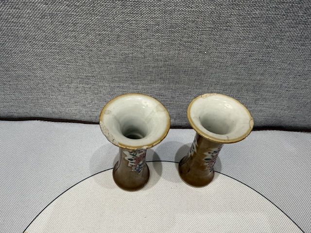 古玩陶瓷紫金釉開光粉彩花卉紋束腰花觚拍賣，當前價格1600元