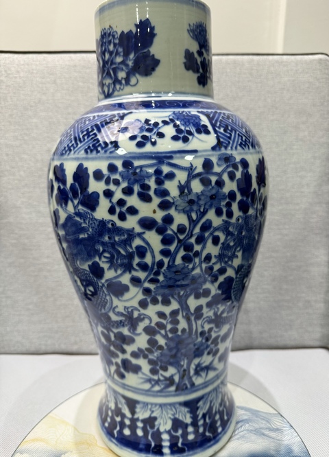 古玩陶瓷花間龍紋雞腿瓶拍賣,當(dāng)前價(jià)格86800元