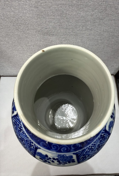 古玩陶瓷花間龍紋雞腿瓶拍賣,當(dāng)前價(jià)格86800元