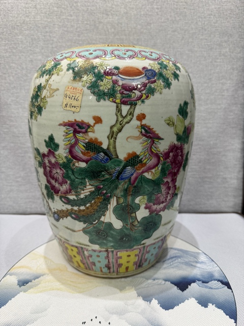 古玩陶瓷鳳凰牡丹紋粉彩冬瓜罐真品鑒賞圖