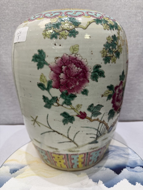 古玩陶瓷鳳凰牡丹紋粉彩冬瓜罐真品鑒賞圖