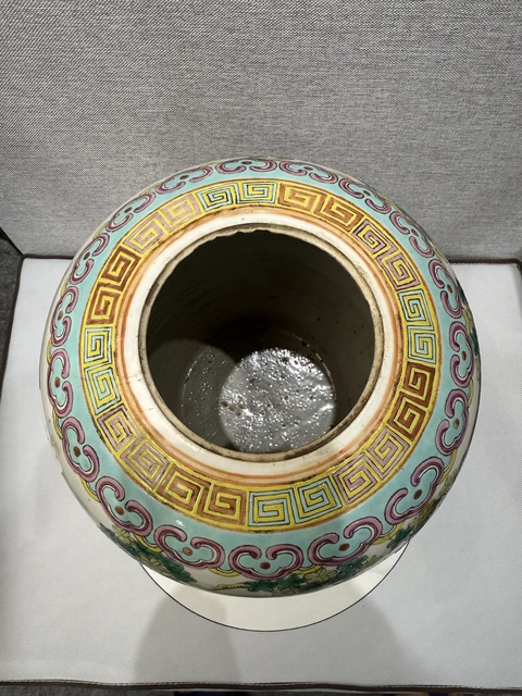 古玩陶瓷鳳凰牡丹紋粉彩冬瓜罐真品鑒賞圖
