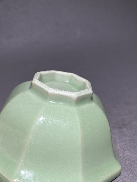 古玩陶瓷清冬青釉八方杯拍賣(mài)，當(dāng)前價(jià)格2200元