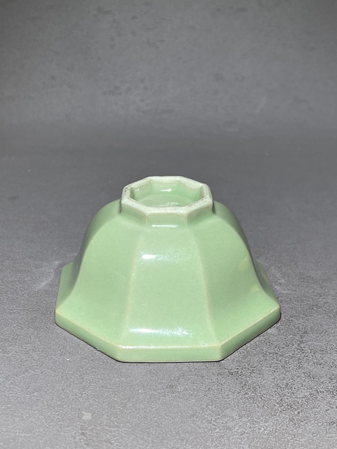 古玩陶瓷清冬青釉八方杯拍賣(mài)，當(dāng)前價(jià)格2200元