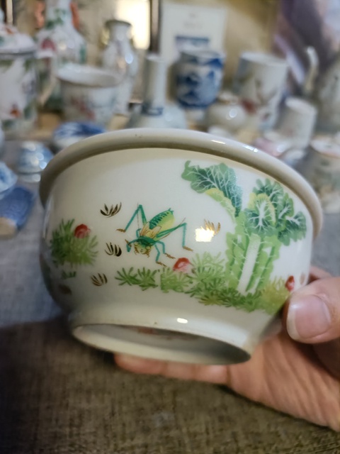古玩陶瓷民國(guó)粉彩白菜蟈蟈圖蓋罐拍賣(mài),當(dāng)前價(jià)格2888元