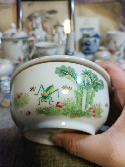 古玩陶瓷民國(guó)粉彩白菜蟈蟈圖蓋罐拍賣(mài),當(dāng)前價(jià)格2888元