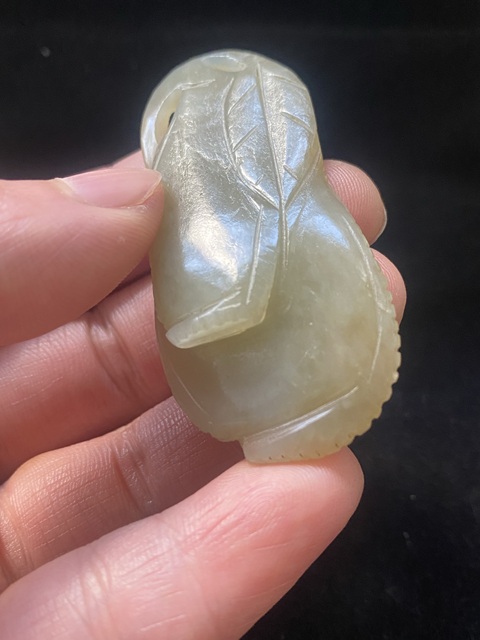 古玩玉器清·和田玉雕瓜果墜真品鑒賞圖