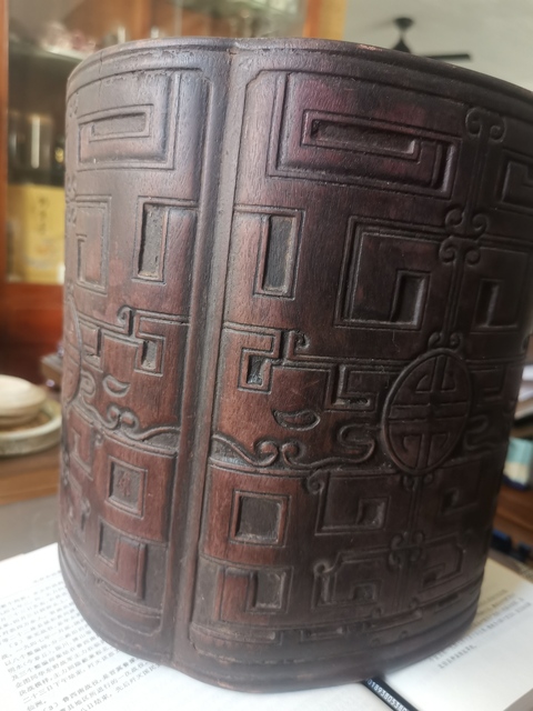 古玩雜項檀木博古紋飾大筆筒拍賣，當前價格2222元