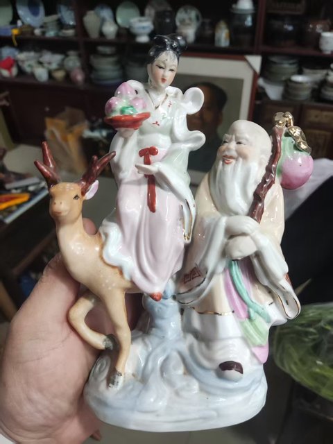 古玩陶瓷麻姑獻(xiàn)壽圖塑像拍賣，當(dāng)前價(jià)格398元