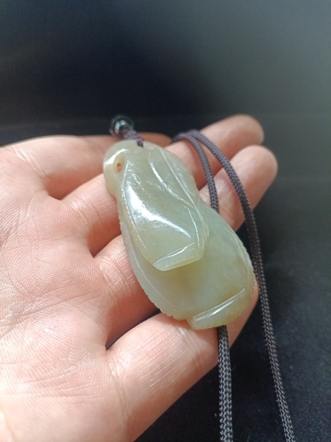 古玩玉器清·和田玉雕瓜果墜真品鑒賞圖