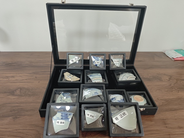 古玩陶瓷明.十三帝青花瓷片拍賣，當前價格1500元