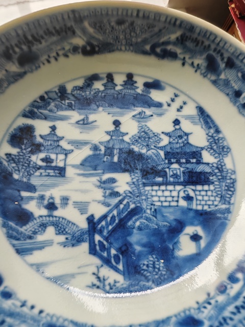 古玩陶瓷青花山水盤真品鑒賞圖