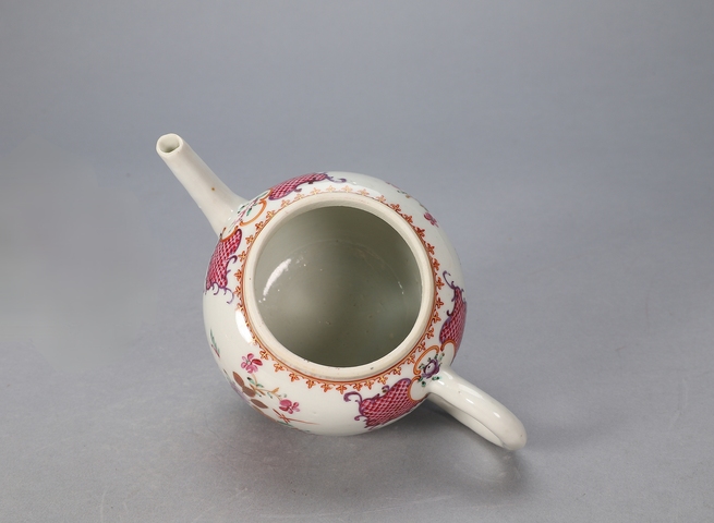 古玩陶瓷廣彩執(zhí)壺真品鑒賞圖
