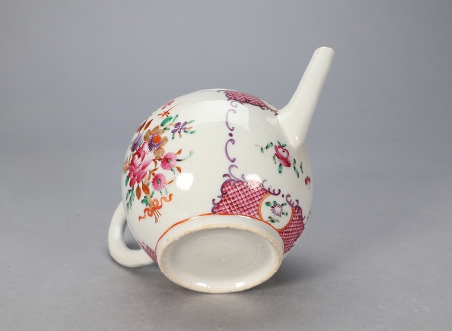 古玩陶瓷廣彩執(zhí)壺真品鑒賞圖
