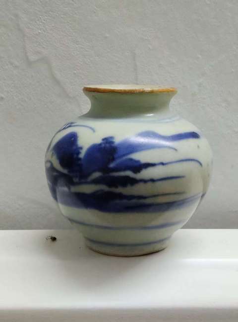 古玩陶瓷山水紋青花石榴尊真品鑒賞圖