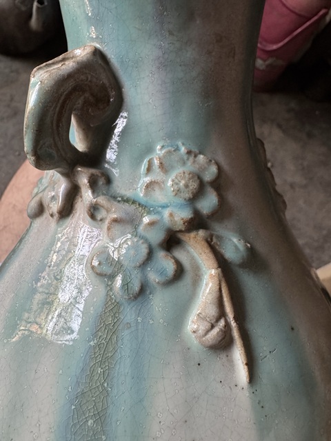 古玩陶瓷晚清石灣窯花瓶真品鑒賞圖