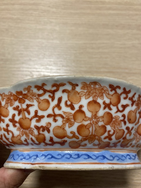 古玩陶瓷清晚·粉彩纏枝福祿紋海棠形供碗 真品鑒賞圖
