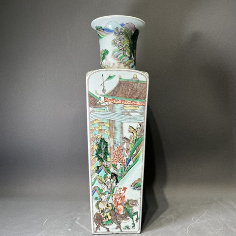 古玩陶瓷五彩方瓶真品鑒賞圖
