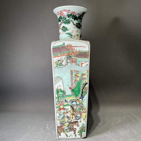古玩陶瓷五彩方瓶真品鑒賞圖