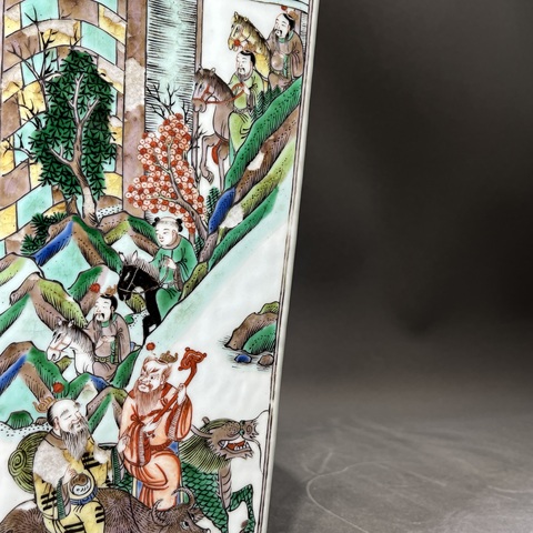 古玩陶瓷五彩方瓶真品鑒賞圖