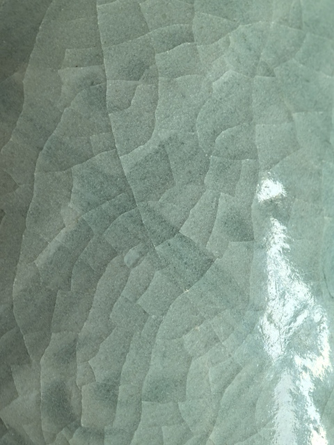 古玩陶瓷龍泉青瓷刻網格紋梅瓶真品鑒賞圖