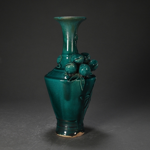 古玩陶瓷綠釉貼塑瓶真品鑒賞圖