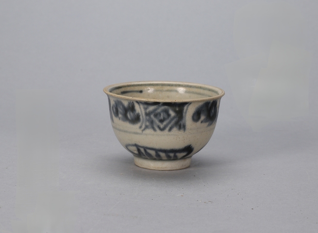 古玩陶瓷青花杯真品鑒賞圖