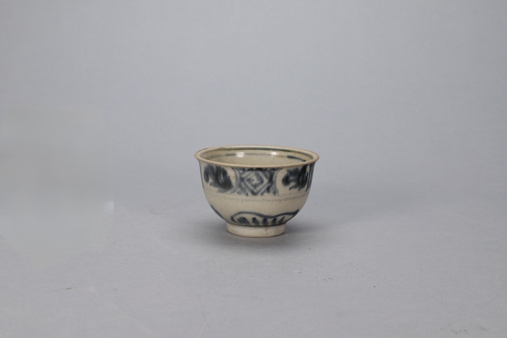 古玩陶瓷青花杯真品鑒賞圖