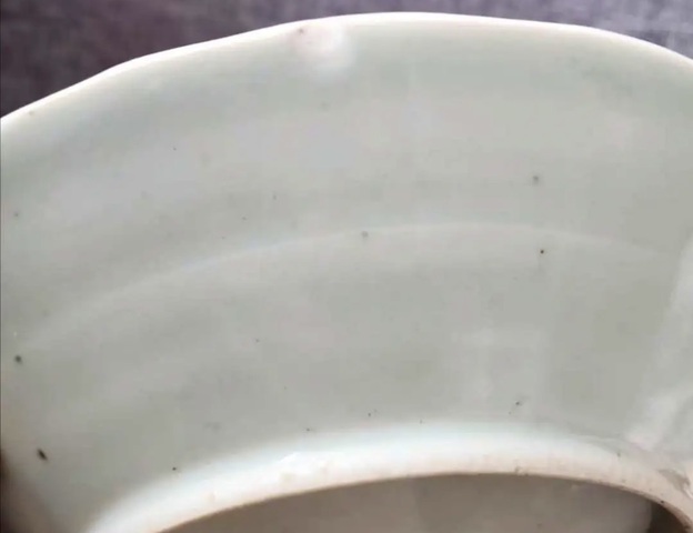古玩陶瓷青花纏枝花卉紋盤真品鑒賞圖