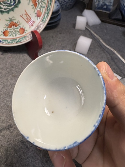 古玩陶瓷民國青花描邊茶杯真品鑒賞圖