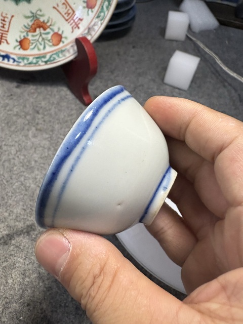 古玩陶瓷民國青花描邊茶杯真品鑒賞圖