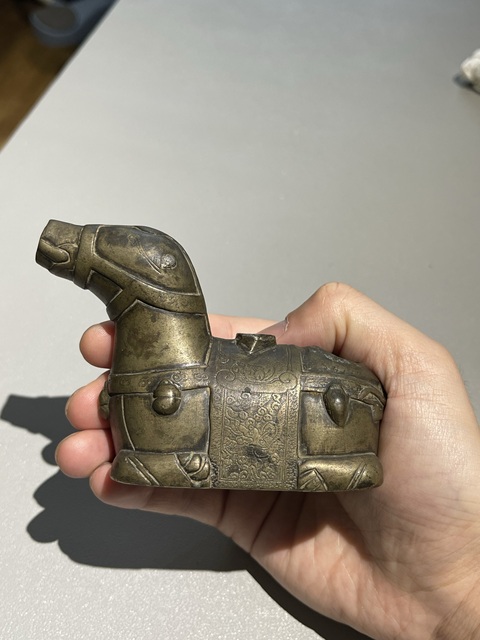 古玩銅器清代象形銅硯滴真品鑒賞圖