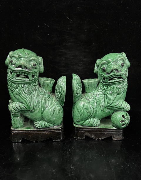 古玩陶瓷綠釉獅子瓷塑雕像真品鑒賞圖