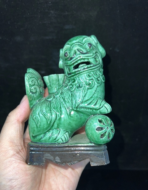 古玩陶瓷綠釉獅子瓷塑雕像真品鑒賞圖