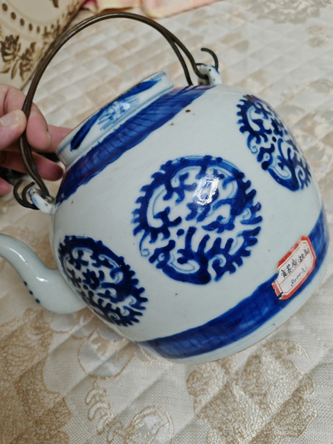 古玩陶瓷清中期青花茶壺真品鑒賞圖