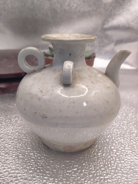 古玩陶瓷明末青白釉三系執(zhí)壺拍賣(mài),當(dāng)前價(jià)格168元