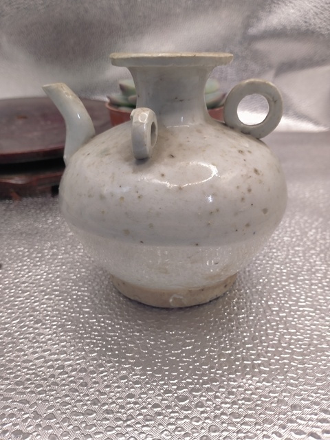 古玩陶瓷明末青白釉三系執(zhí)壺拍賣(mài),當(dāng)前價(jià)格168元